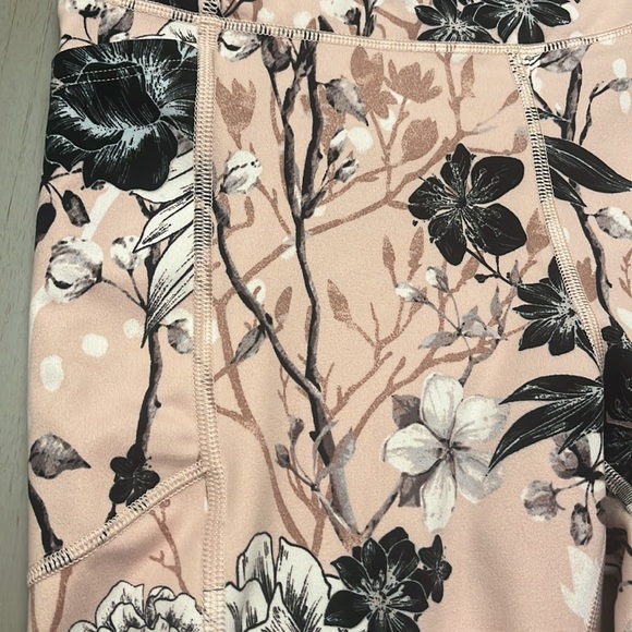 Victoria’s Secret floral leggings size 10 - Picture 2 of 4